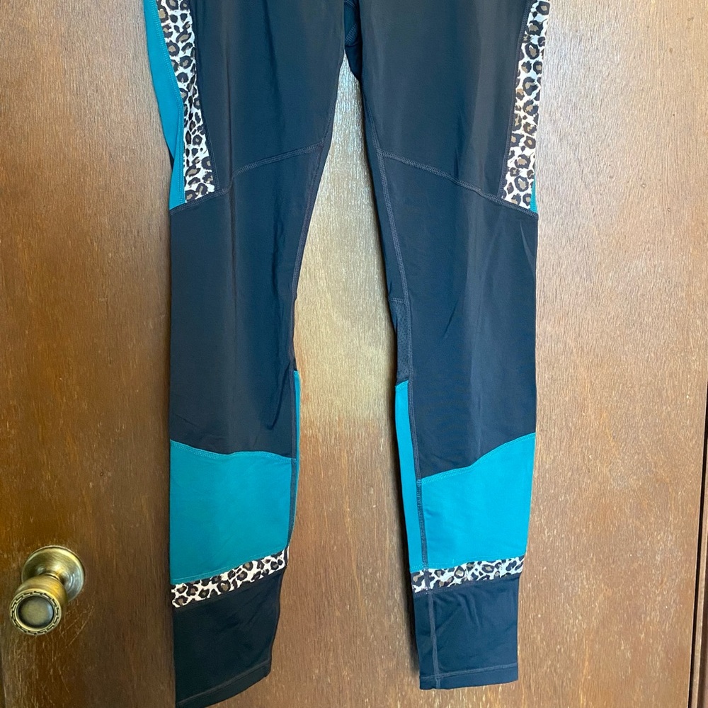 GapFit leopard workout pants NWOT